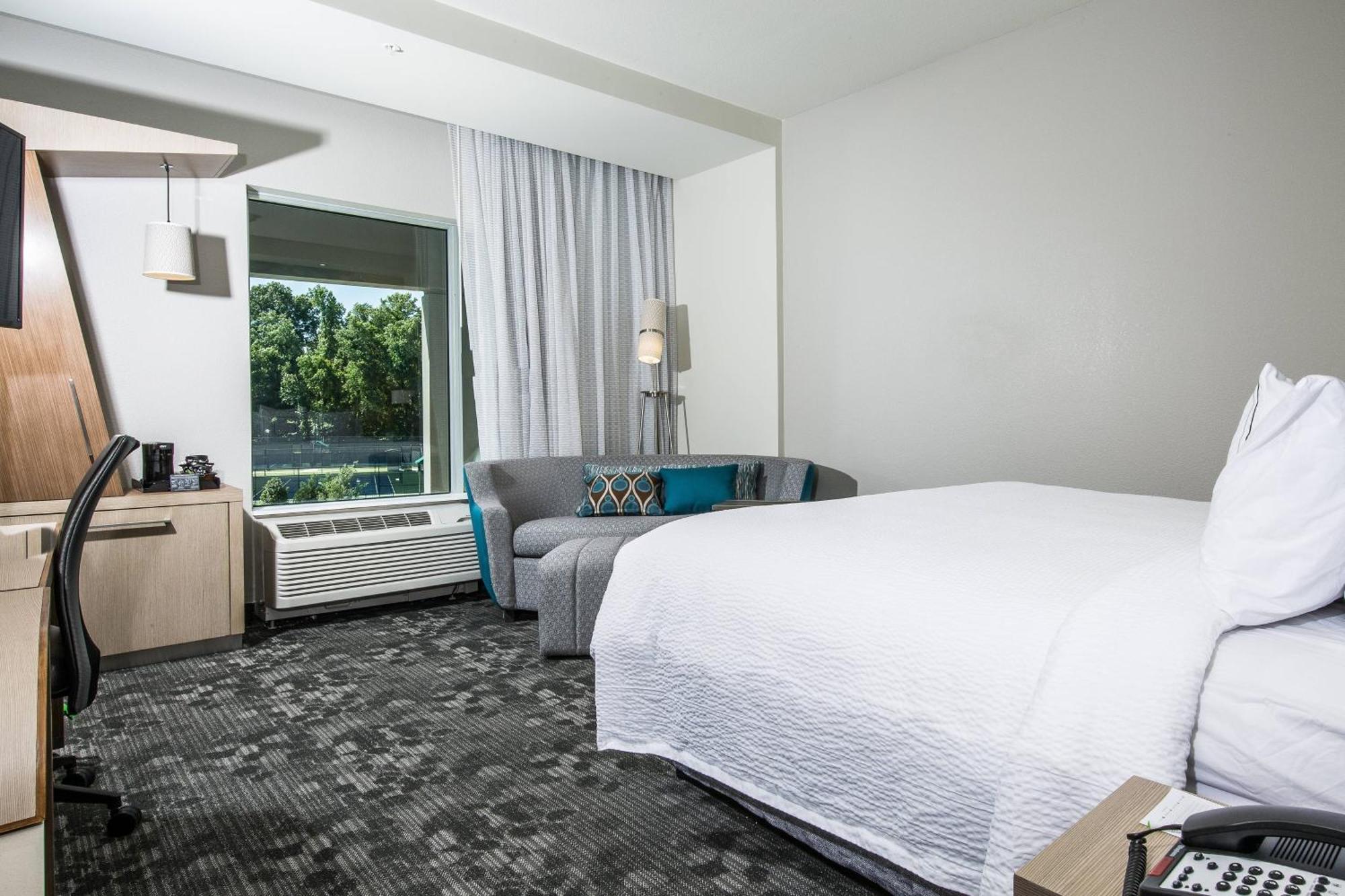 Courtyard By Marriott Columbia Hotel